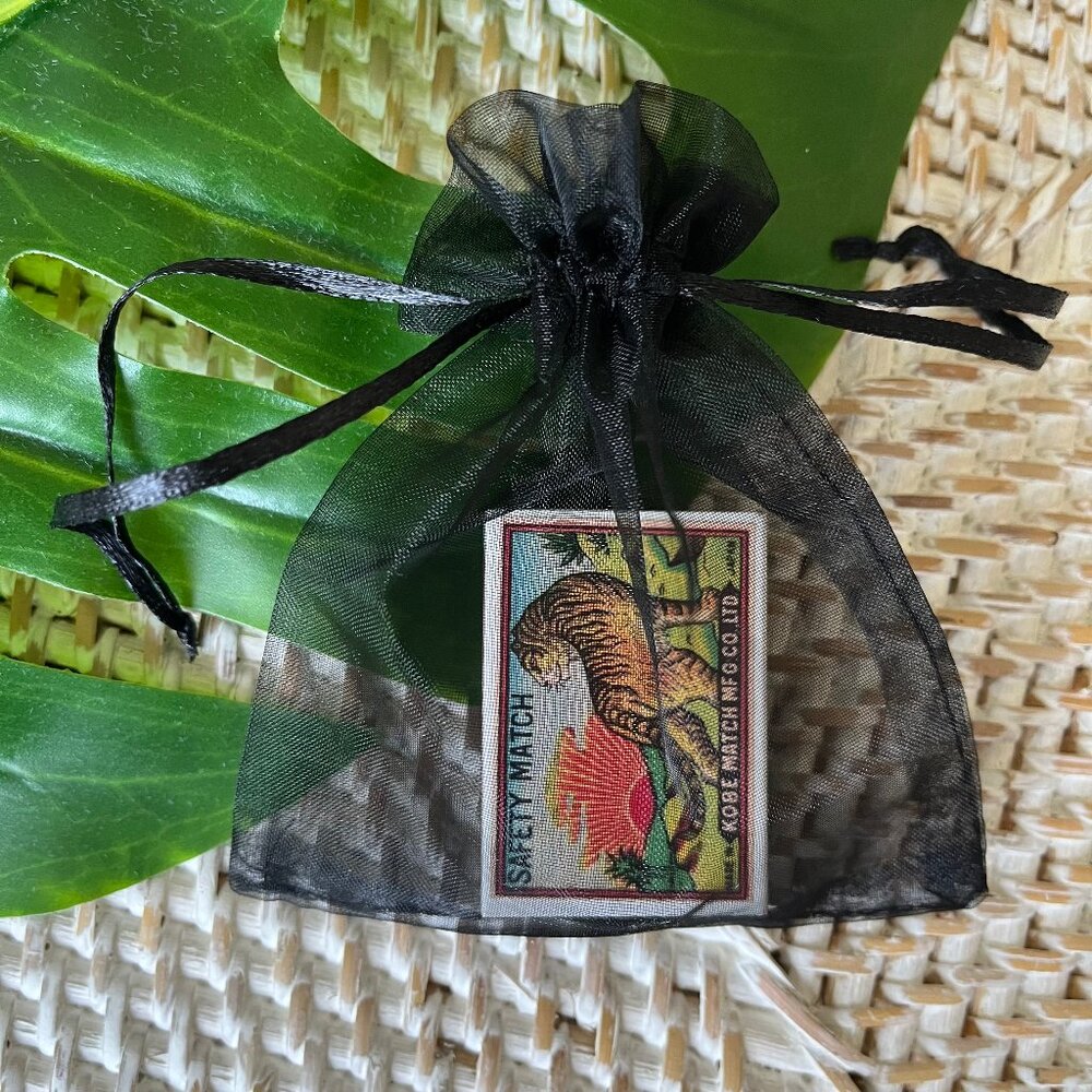🎁"FREE GIFT WITH PURCHASE MatchBox Vintage Safety Match Tiger Kobe Print - Picture 2 of 2